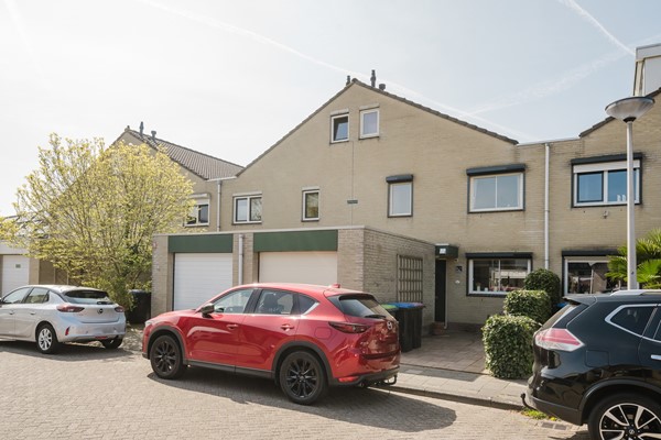 Suze Robertsonstraat 18, 3207 VN Spijkenisse